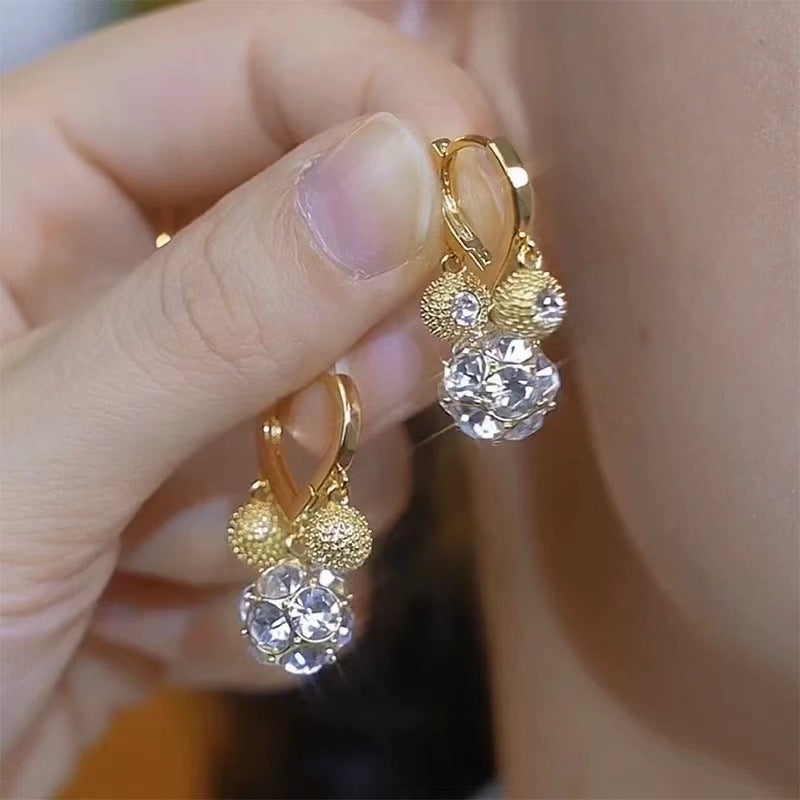 💎👂Boucles d'Oreilles Vintage Dorées – Boule de Cristal Violette, Placage Or & Pendentif Sculpté (Créoles à Clip)