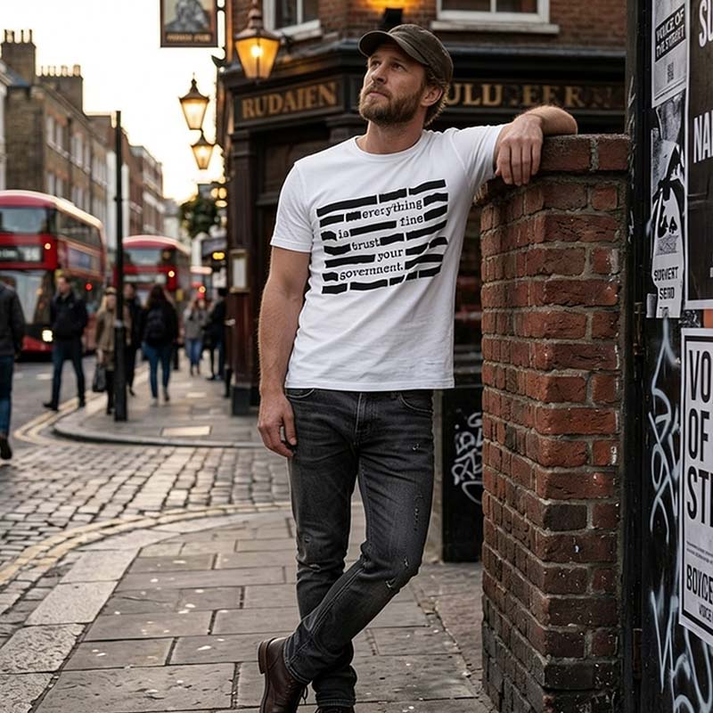 T-shirt satirique « Trust Your Government »