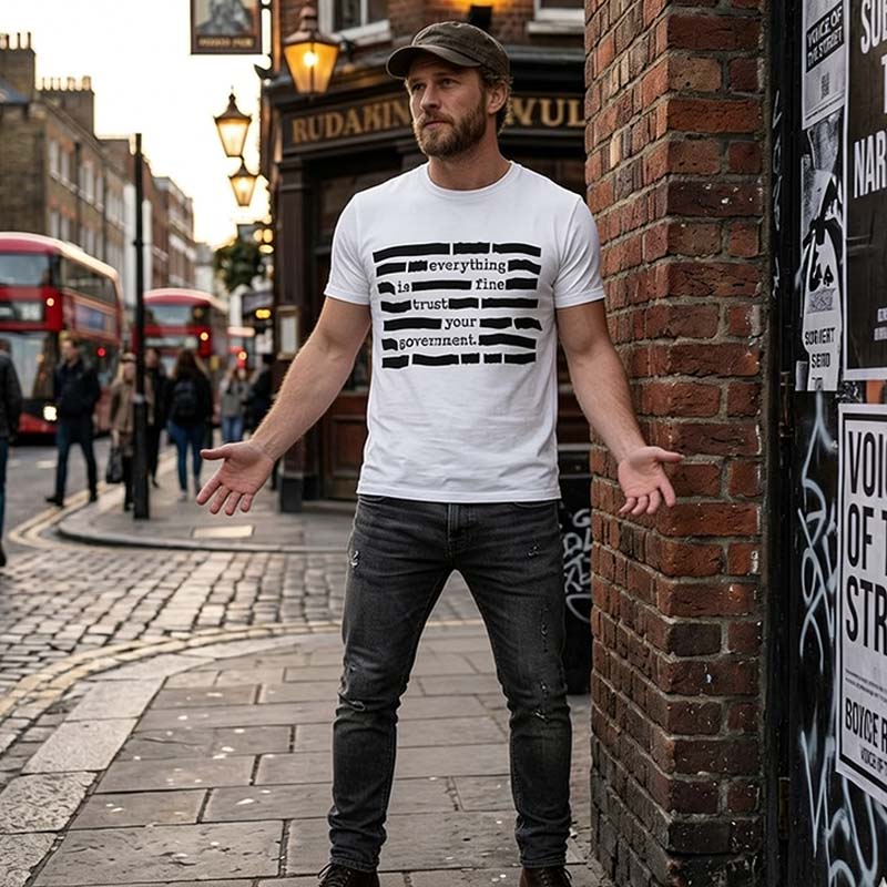 T-shirt satirique « Trust Your Government »