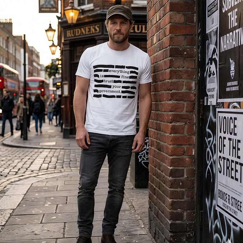 T-shirt satirique « Trust Your Government »