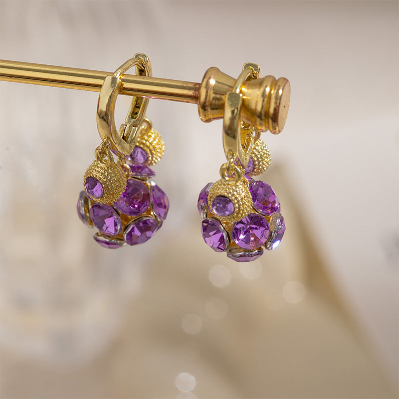 💎👂Boucles d'Oreilles Vintage Dorées – Boule de Cristal Violette, Placage Or & Pendentif Sculpté (Créoles à Clip)