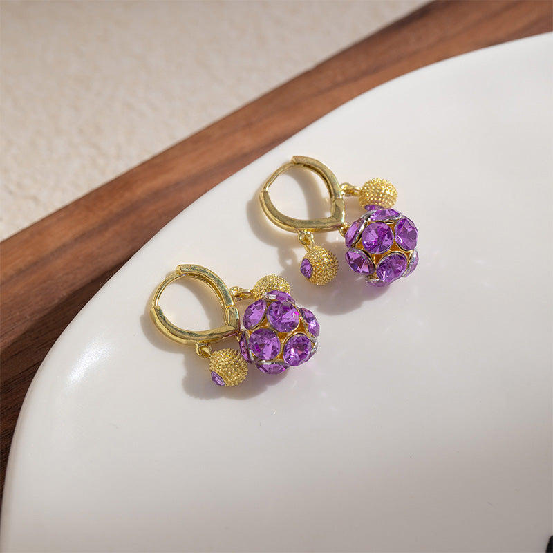 💎👂Boucles d'Oreilles Vintage Dorées – Boule de Cristal Violette, Placage Or & Pendentif Sculpté (Créoles à Clip)
